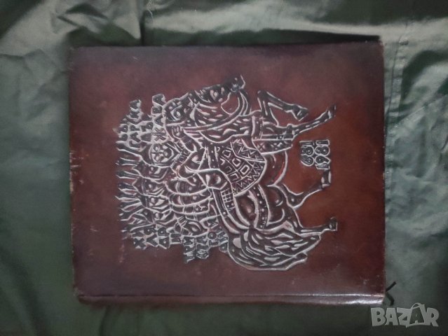 Продавам кожена папка 1300 години България, снимка 6 - Ученически пособия, канцеларски материали - 44242452