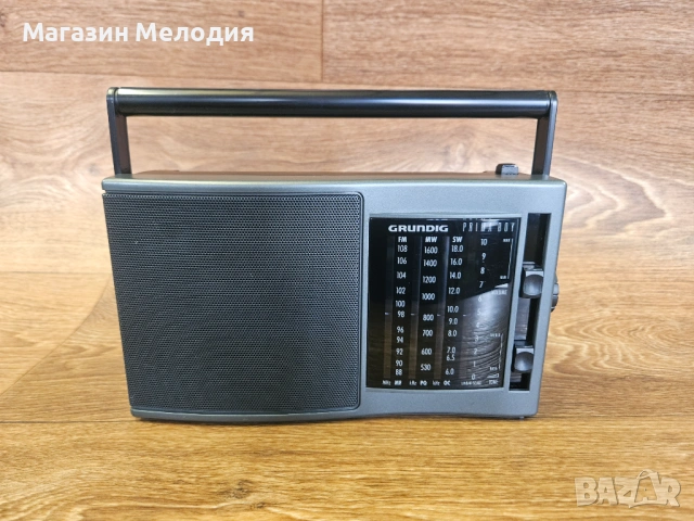 Радио Grundig Prima Boy 75K – Класическо световно радио в отлично състояние., снимка 4 - Радиокасетофони, транзистори - 54147595