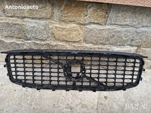 Решетка броня VOLVO XC60 II LIFT R-DESGIN
Волво хц60
оригинална 32291026, снимка 4 - Части - 48752984