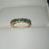 Златен  18 к. пръстен с диаманти и изумруди, снимка 2 - Пръстени - 37814464