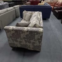 Кремав диван от плат на цветя тройка, снимка 2 - Дивани и мека мебел - 39331186