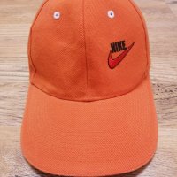 Лятна шапка с козирка Nike , снимка 1 - Шапки - 37565113