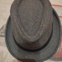 Мъжка шапка  сив цвят НОВА, снимка 1 - Шапки - 42136836