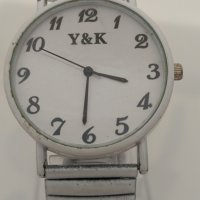 Дамски часовник тип гривна , снимка 1 - Дамски - 44451135