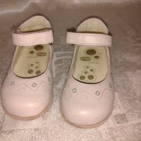 Детски обувки chicco 21 номер , снимка 1 - Бебешки обувки - 35318959