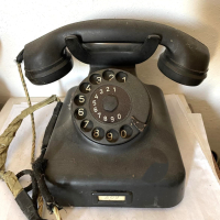 Стар телефон от бакелит 2, снимка 1 - Антикварни и старинни предмети - 44688442