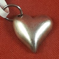 Сребърна висулка сърце, снимка 1 - Колиета, медальони, синджири - 38153403