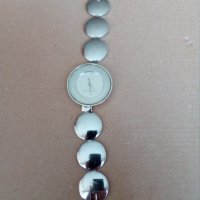 Дамски кварцов часовник, снимка 1 - Дамски - 37621701