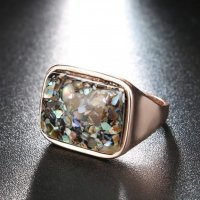 Златист пръстен с камък, снимка 1 - Други - 31447892