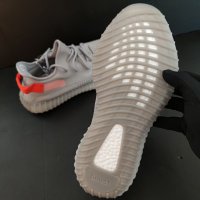 Нови Оригинални Обувки Adidas Yeezy Boost Размер 44 2/3 изключително удобни маратонки , снимка 12 - Спортни обувки - 40430235