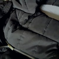 Черно дамско яке - 45% H&M с пухкава качулка XS, снимка 4 - Якета - 38197600