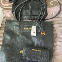 Продавам дамска чанта, протмоне и малка чанта на MiCHAEL KORS, снимка 1 - Чанти - 42456367
