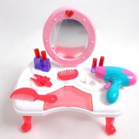 Детска тоалетка с огледало, масичка и аксесоари Б А Р Б И, снимка 1 - Играчки за стая - 44358657
