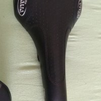 Качествени оригинални седалки Selle italia, снимка 3 - Части за велосипеди - 37687098