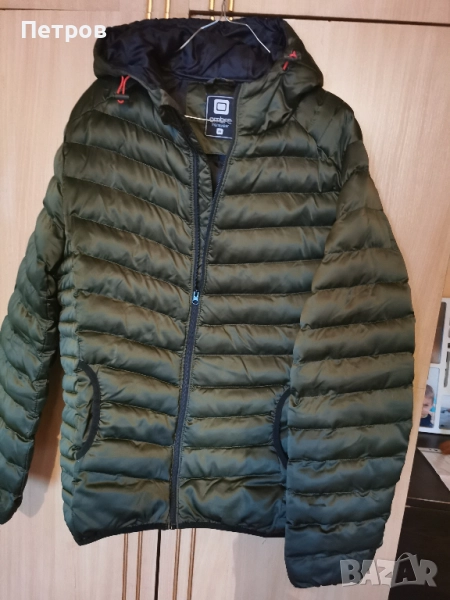 Дамско яке олекотено маслено зелен металик,с качулка.Размер М.60 лева.Може коментар на цената., снимка 1