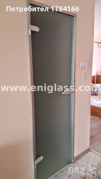 Интериорна закалена стъклена врата с мат и алуминиева каса, снимка 1