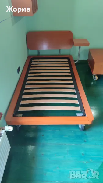 Единично легло на колела с комплект мебели., снимка 1