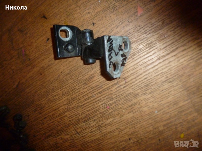 Панта врата Голф 5- хечбек зяадна горна,лява врата, снимка 1