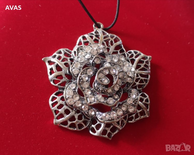 Висулка роза с камъчета за колие, снимка 1