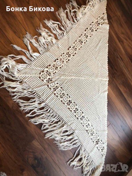 Бял вълнен щал с ресни, снимка 1