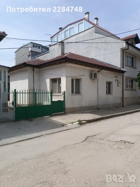 Къща в близост до ХГ "Св.св. Кирил и Методий", снимка 1