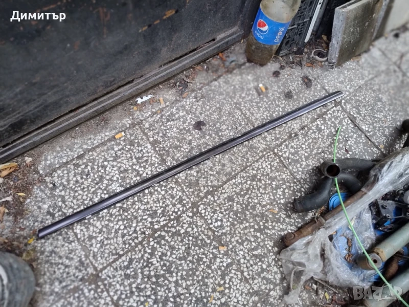 Лайстна Стъкло Врата Външна Задна Лява За Мерцедес Ц 2003г / Mercedes C 2003y, снимка 1