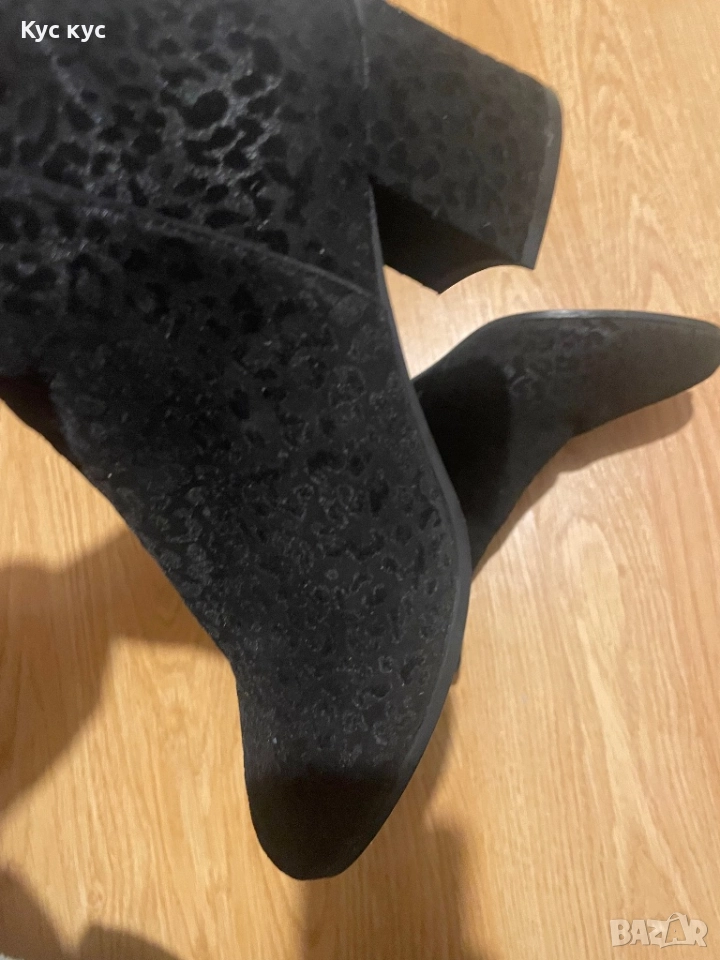 Боти от релефен велур., снимка 1