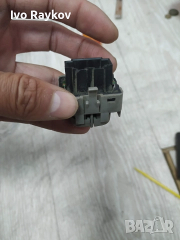 Бутон за ел стъкла VW Golf 3 , 1H0959855 , снимка 2 - Части - 51455286