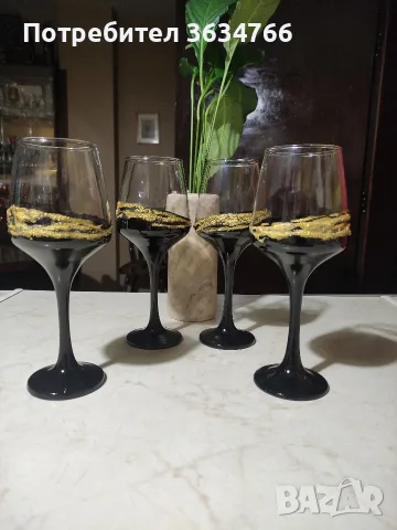 Продавам ръчно рисувани чаши.