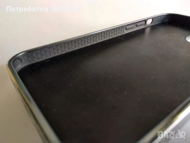 Калъф за iPhone 16 Pro-змийска кожа и корона, снимка 5 - Apple iPhone - 50565034