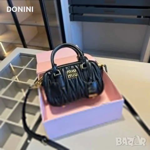 Miu Miu дамска чанта от естествена кожа, снимка 2 - Чанти - 55894996