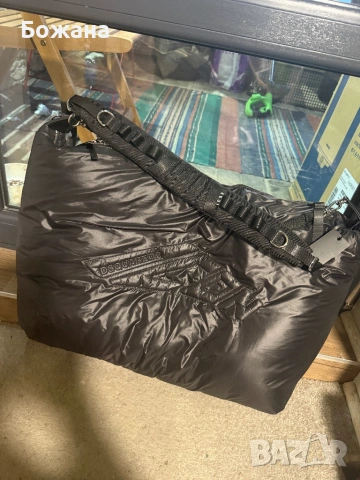 Оригинална чанта Dsquared2, снимка 7 - Чанти - 53309752