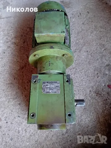 моторедуктор 0.55 кв 940об. 68об. на изходящ вал, снимка 3 - Други машини и части - 47434127