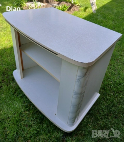 Продавам шкаф за телевизор , снимка 2 - Шкафове - 54217830