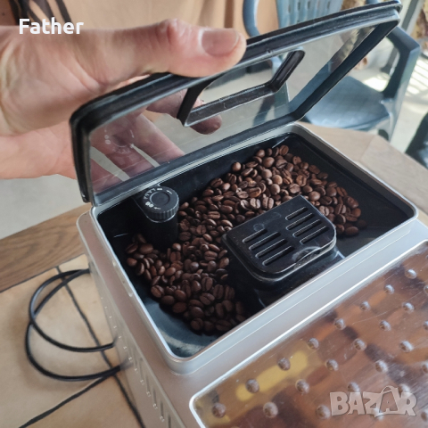 Кафе автомат Delonghi Eccam cappuccino, снимка 4 - Кафемашини - 44729285