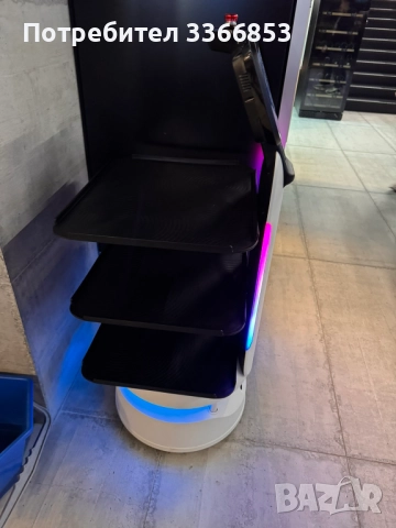 Продавам робот за сервиране, снимка 2 - Обзавеждане за заведение - 52898412