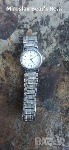 Класически часовник Q & Q Base Metal Water Resist 