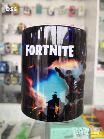 Бяла порцеланова чаша с изображение от компютърната игра FORTNITE, снимка 1 - Чаши - 29275188