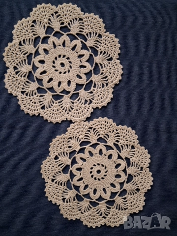 Дантелени покривки, снимка 5 - Покривки за маси - 52323636