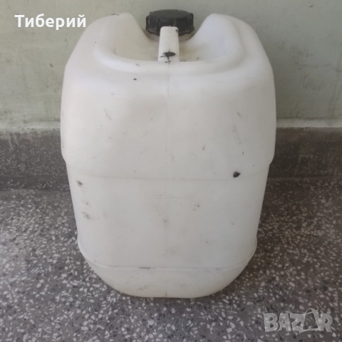 Пластмасови бидони, снимка 5 - Бидони, бурета и бъчви - 51950009