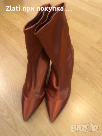 Сатенени италиянски боти, снимка 1 - Дамски елегантни обувки - 40583659