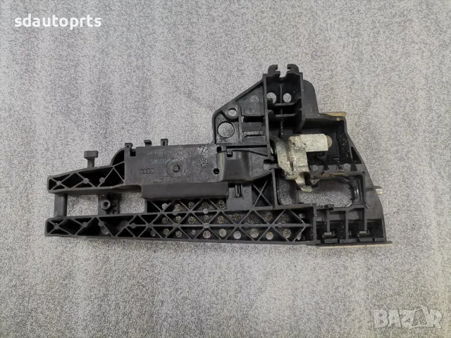 Оригинал Предна Лява Основа за Дръжка Audi A6 A7 A8 4H1837885, снимка 2 - Части - 47449690