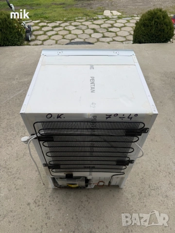 Малък хладилник AEG  за вграждане , снимка 10 - Хладилници - 54147756