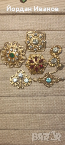 Старинни руски брошки с позлата 