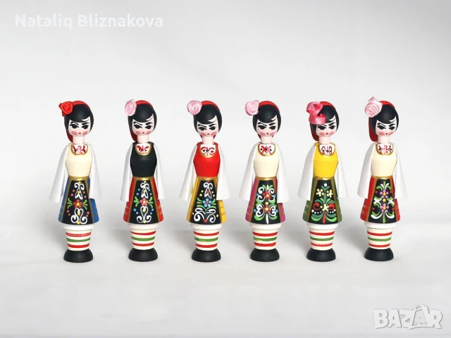 Бродирани кърпички с традиционни български шевици , снимка 13 - Декорация за дома - 51271184