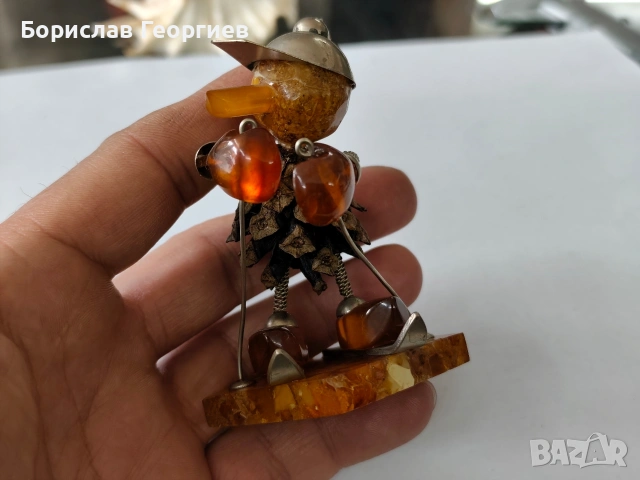 Малка статуетка от балтийски кехлибар скиор, снимка 5 - Колекции - 53945549