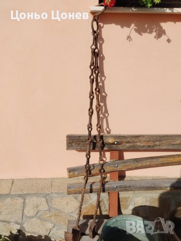Стара кована двойна верига за огнище, подходяща за асемблиране на битов кът.