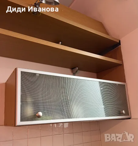 Стенен шкаф за съхранение