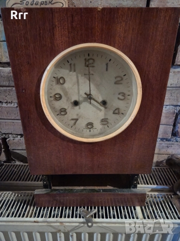 Стар руски стенен часовник