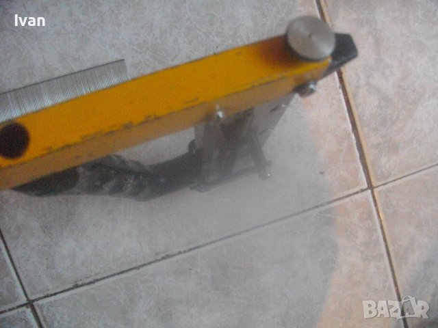 Ръчен Такер За Скоби до 28мм-Немски Професионален-BULLCRAFT PROFESSIONAL-Голям-Алуминиев-Старо Качес, снимка 11 - Други инструменти - 42889316